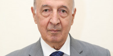 Genetika kafedrasının professoru Məcnun Babayevin 85 yaşı tamam olub