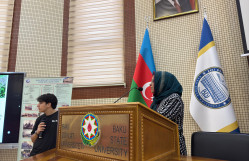 Pakistanlı alimlər Biologiya fakültəsində dərman bitkilərinə həsr olunmuş mühazirə oxuyub