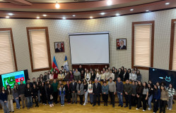 Quaid Azam Universitetinin professoru BDU-da ustad dərsi keçib
