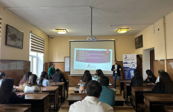 “Avropada Təqaüdlə Təhsil” mövzusunda infosessiya keçirildi