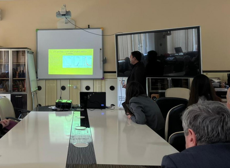 Pakistanın Lahor Universitetinin professoru BDU-da elmi seminar keçirib