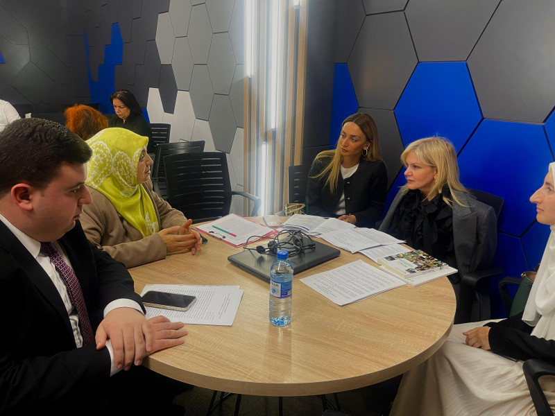 “NƏZƏRİYYƏDƏN PRAKTİKAYA”