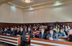 Ankara Universitetinin professoru BDU-da elmi seminar keçirib