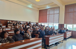Ankara Universitetinin professoru BDU-da elmi seminar keçirib