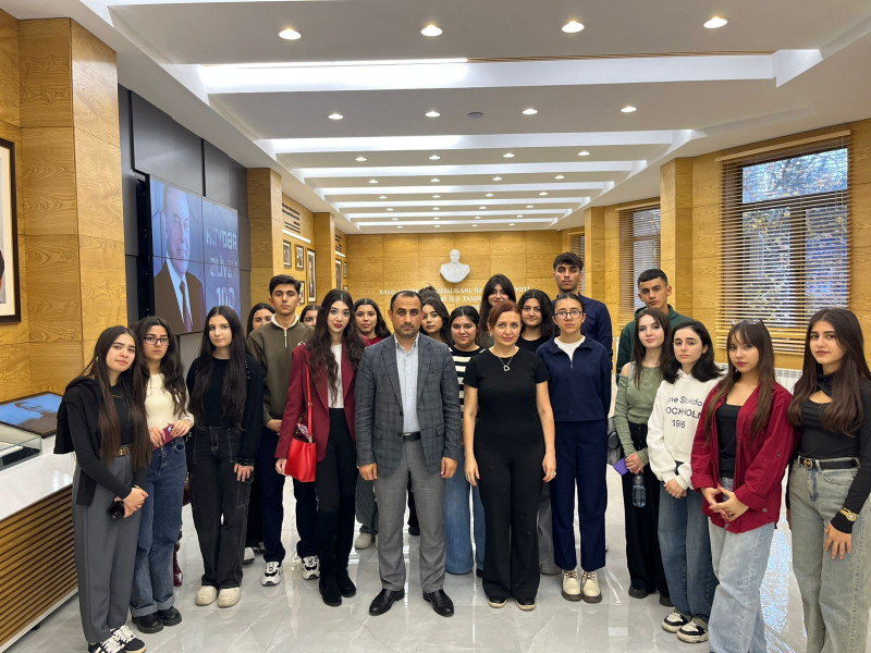 Jurnalistika fakültəsinin I kurs tələbələri Universitetin Heydər Əliyev Muzeyini ziyarət ediblər