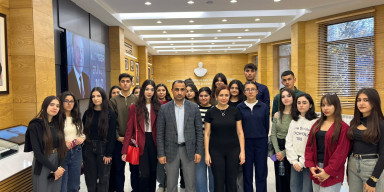 Jurnalistika fakültəsinin I kurs tələbələri Universitetin Heydər Əliyev Muzeyini ziyarət ediblər
