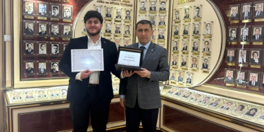 Tələbəmiz “İlin könüllüsü” nominasiyası üzrə təltif edilib
