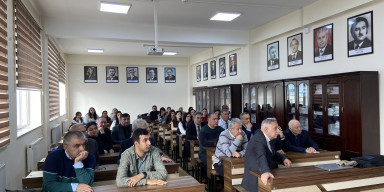 Pakistanın Lahor Universitetinin professoru BDU-da elmi seminar keçirib