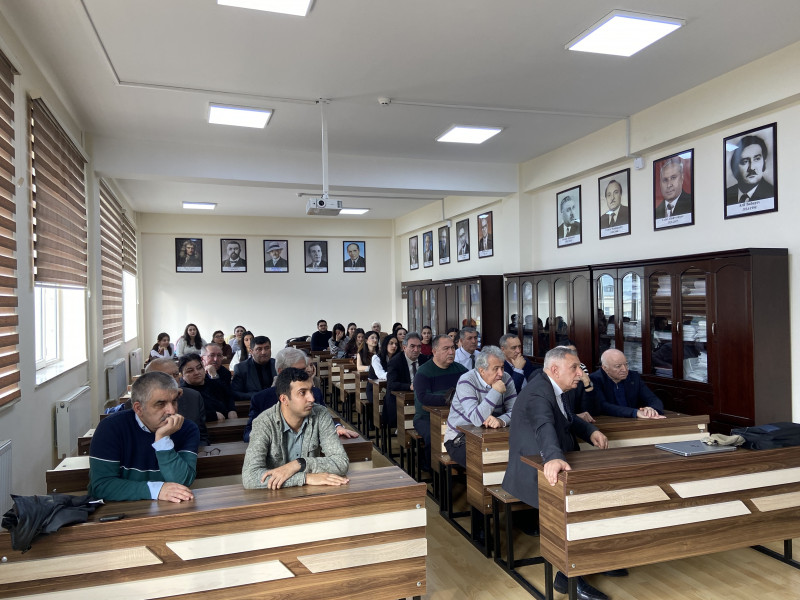 Pakistanın Lahor Universitetinin professoru BDU-da elmi seminar keçirib