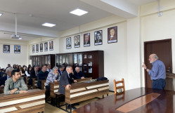 Pakistanın Lahor Universitetinin professoru BDU-da elmi seminar keçirib