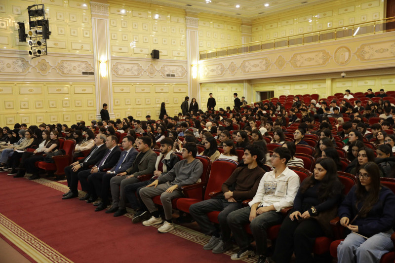 BDU-da ABŞ-nin Mədəniyyət və Təhsil üzrə Nizamnaməli İnsititutunun prezidenti və Məsləhət Şurasının sədri Vasif Eyvazzadə ilə görüş