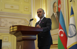 BDU-da ABŞ-nin Mədəniyyət və Təhsil üzrə Nizamnaməli İnsititutunun prezidenti və Məsləhət Şurasının sədri Vasif Eyvazzadə ilə görüş