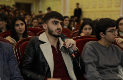 BDU-da ABŞ-nin Mədəniyyət və Təhsil üzrə Nizamnaməli İnsititutunun prezidenti və Məsləhət Şurasının sədri Vasif Eyvazzadə ilə görüş