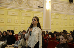 BDU-da ABŞ-nin Mədəniyyət və Təhsil üzrə Nizamnaməli İnsititutunun prezidenti və Məsləhət Şurasının sədri Vasif Eyvazzadə ilə görüş