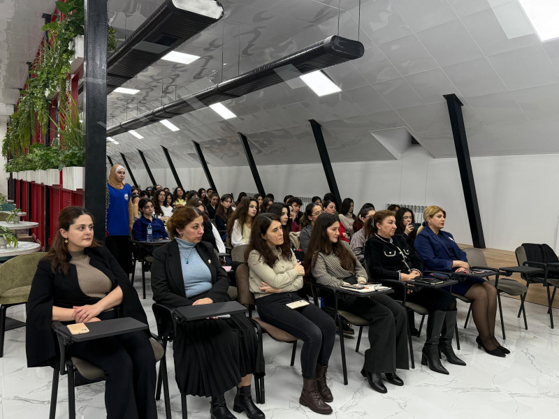 Elmi-Tədqiqat Tibbi Profilaktika İnstitutunun direktoru BDU tələbələrinə ustad dərsi keçib