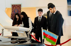 BDU tələbələri Heydər Əliyev Mərkəzinə ekskursiya ediblər