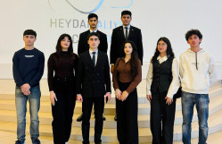 BDU tələbələri Heydər Əliyev Mərkəzinə ekskursiya ediblər