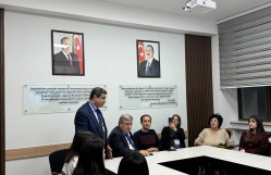 Türkiyəli professor elmi seminarda çıxış edib