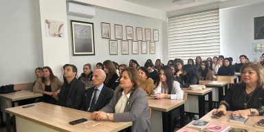 BDU-da Əməkdar jurnalist Zemfira Məhərrəmli ilə görüş