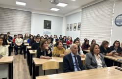 BDU-da Əməkdar jurnalist Zemfira Məhərrəmli ilə görüş