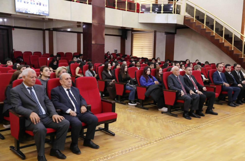 Bakı Dövlət Universitetinin Geologiya fakültəsi və Yeni Azərbaycan Partiyasının (YAP) Yasamal rayon təşkilatının birgə təşəbbüsü ilə tədbir keçirilib.