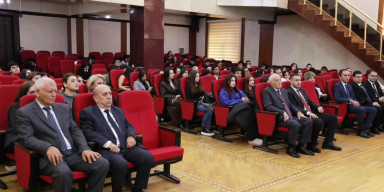 Bakı Dövlət Universitetinin Geologiya fakültəsi və Yeni Azərbaycan Partiyasının (YAP) Yasamal rayon təşkilatının birgə təşəbbüsü ilə tədbir keçirilib.