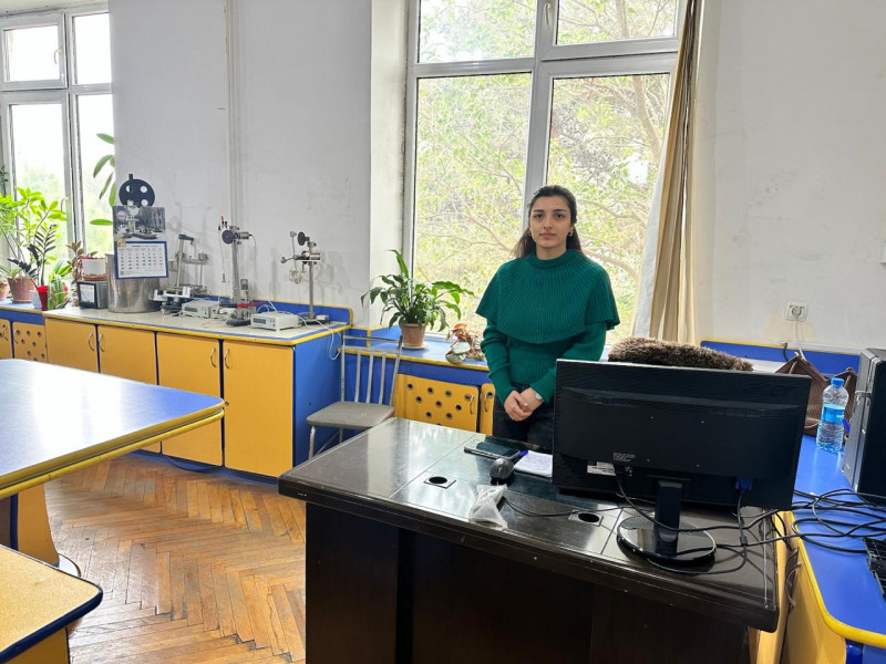 “Optika və molekulyar fizika” kafedrasının elmi seminarı keçirilib