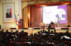 XALQ YAZIÇISI KAMAL ABDULLA İLƏ GÖRÜŞ