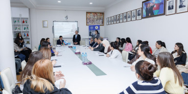 "ZƏLİMXAN YAQUB İRSİ" BÖLMƏSİNİN İCLASI