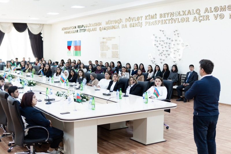 Jurnalistika fakültəsinin müəllimləri V Şəbəkələşmə Forumunda iştirak ediblər