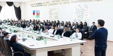 Jurnalistika fakültəsinin müəllimləri V Şəbəkələşmə Forumunda iştirak ediblər