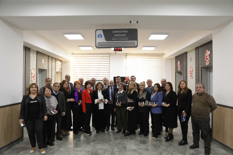 BDU-nun əməkdaşlarına “Azərbaycan milli mətbuatının 150 illiyi” yubiley medalı təqdim olunub