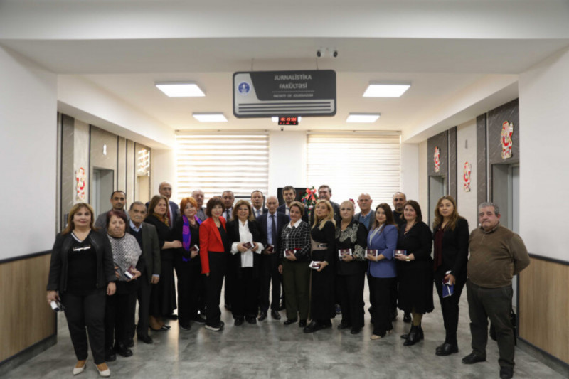 BDU-nun əməkdaşlarına “Azərbaycan milli mətbuatının 150 illiyi” yubiley medalı təqdim olunub