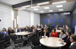 BDU-nun əməkdaşlarına “Azərbaycan milli mətbuatının 150 illiyi” yubiley medalı təqdim olunub