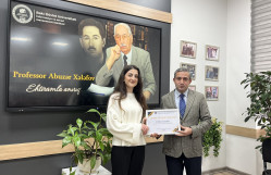 2025-CI İL ÜZRƏ “ABUZƏR XƏLƏFOV MÜKAFATI” TƏQDİM OLUNUB