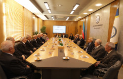 BDU rektoru Məşvərət Şurasının üzvləri ilə görüşüb