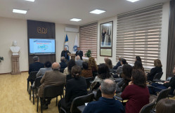 Kimya fakültəsində Türkiyənin Qars Qafqaz universitetinin professoru. Dr. Hacalı Nəcəfoğlunun ustad dərsi keçirildi