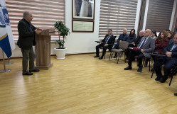 Kimya fakültəsində Türkiyənin Qars Qafqaz universitetinin professoru. Dr. Hacalı Nəcəfoğlunun ustad dərsi keçirildi