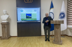 Kimya fakültəsində Türkiyənin Qars Qafqaz universitetinin professoru. Dr. Hacalı Nəcəfoğlunun ustad dərsi keçirildi