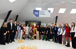 31 dekabr - Dünya Azərbaycanlılarının Həmrəyliyi Günü və Yeni il münasibətilə tədbir keçirildi