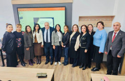 “Klişe ifadələr (“kalıp sözler”) – nəzakət kateqoriyasının etnomental ifadə fərqliliyinin təzahürü kimi (türk mürəkkəb cümləsi kontekstində)”