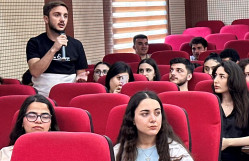 İngiltərənin Arden Universitetinin müəlliminin BDU-nun SABAH qruplarında ustad dərsi