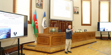 İspaniyanın Donastiya Beynəlxalq Fizika Mərkəzi və Bask Universitetinin professoru BDU-da elmi seminar keçib
