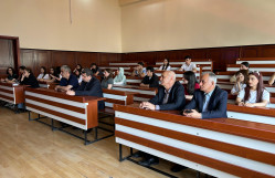 Fizika fakültəsi Tələbə Elmi Cəmiyyətinin elmi seminarı keçirilib