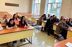 Bərk cisimlər fizikası kafedrasının elmi seminarı keçirilib