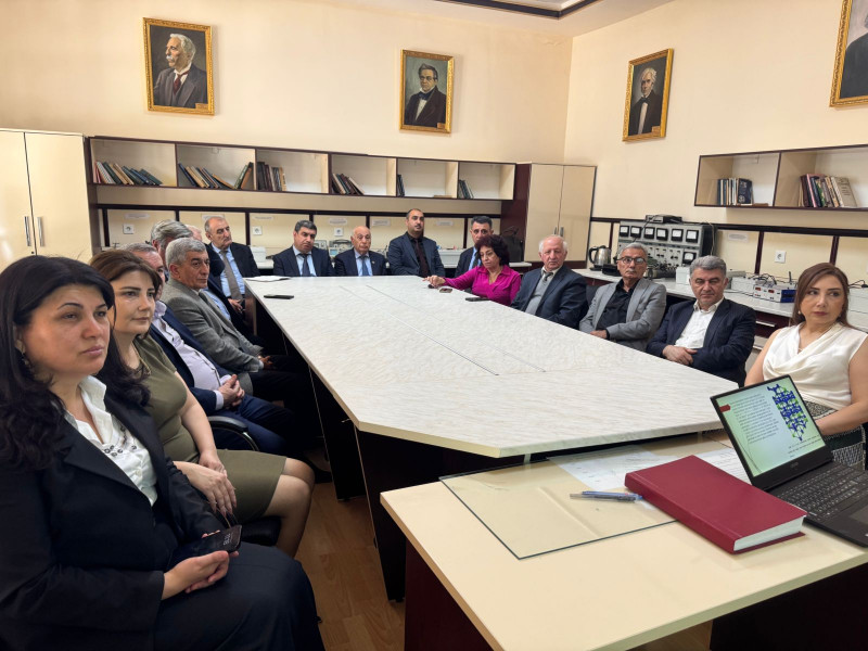 Fizika fakültəsinin elmi seminarı keçirilib