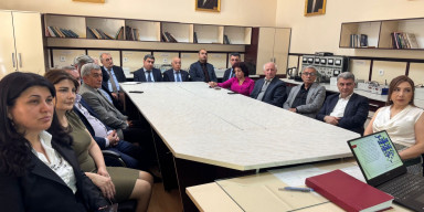 Fizika fakültəsinin elmi seminarı keçirilib