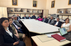 Fizika fakültəsinin elmi seminarı keçirilib