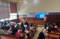 Elmi seminarda qeyri-xətti  optika barədə danışılıb