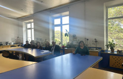 Optika və molekulyar fizika kafedrasının elmi seminarı keçirilib